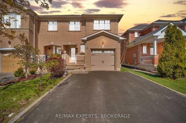 18 Steeprock Rd, House attached with 3 bedrooms, 2 bathrooms and 4 parking in Brampton ON | Image 1
