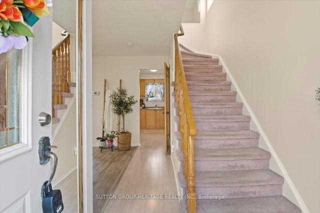 36 Fisher Cres, House detached with 2 bedrooms, 1 bathrooms and 3 parking in Ajax ON | Image 22