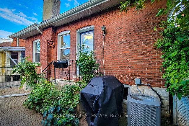 19 Huxley Ave N, House detached with 3 bedrooms, 1 bathrooms and 1 parking in Hamilton ON | Image 29