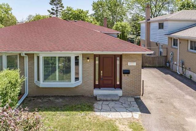 2771 Hollington Cres, House semidetached with 3 bedrooms, 2 bathrooms and 3 parking in Mississauga ON | Image 12