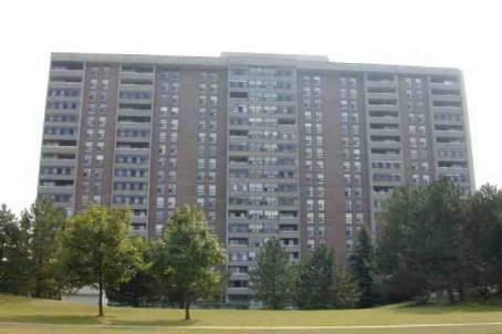 912 - 25 Kensington Rd, Condo with 2 bedrooms, 2 bathrooms and 1 parking in Brampton ON | Image 1