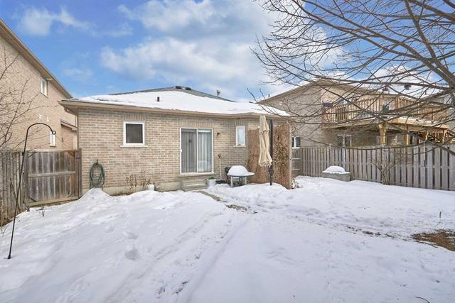 63 Mcintyre Dr, House detached with 2 bedrooms, 1 bathrooms and 2 parking in Barrie ON | Image 7