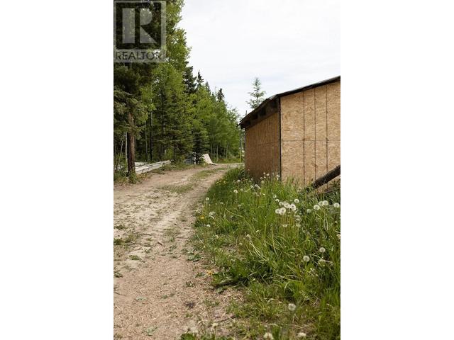 565 Oak Road, House other with 3 bedrooms, 1 bathrooms and null parking in Bulkley Nechako F BC | Image 31