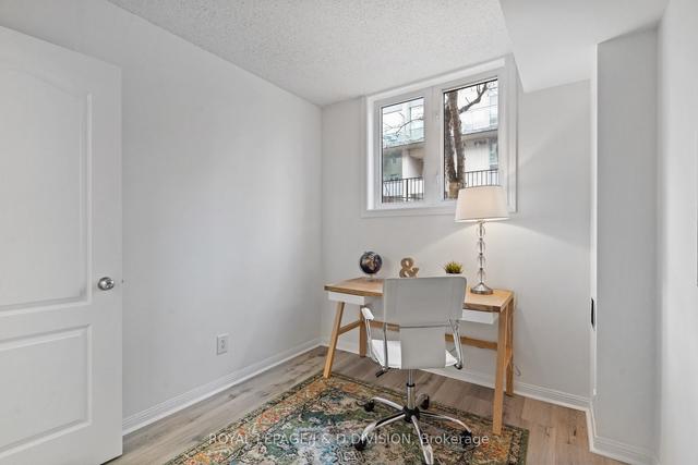 902 - 9 Shank St, Townhouse with 3 bedrooms, 1 bathrooms and 1 parking in Toronto ON | Image 16