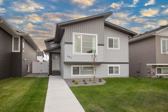 194 Livingston Close, House detached with 3 bedrooms, 2 bathrooms and 2 parking in Red Deer AB | Image 1