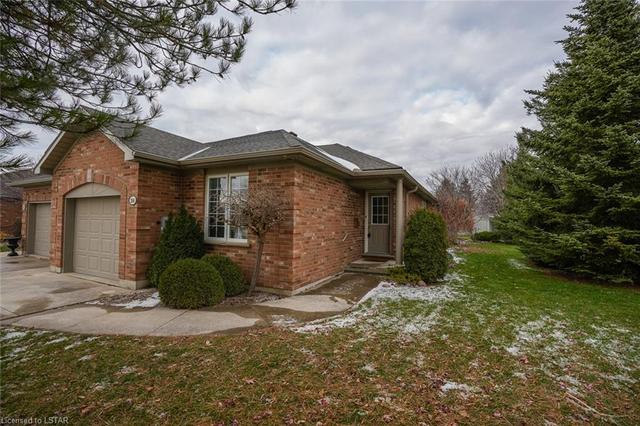 24 Shadow Lane, House attached with 3 bedrooms, 2 bathrooms and null parking in South Huron ON | Card Image