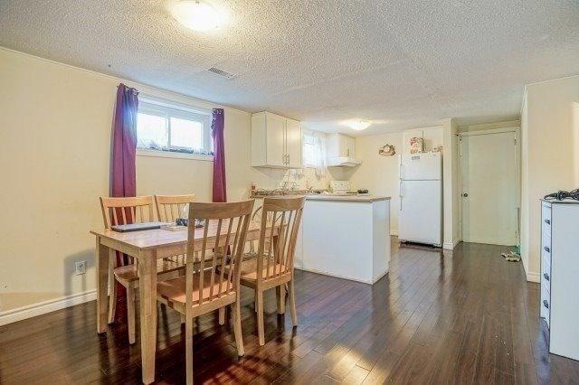 86 Tuscarora Dr, House semidetached with 1 bedrooms, 1 bathrooms and 1 parking in Toronto ON | Image 2