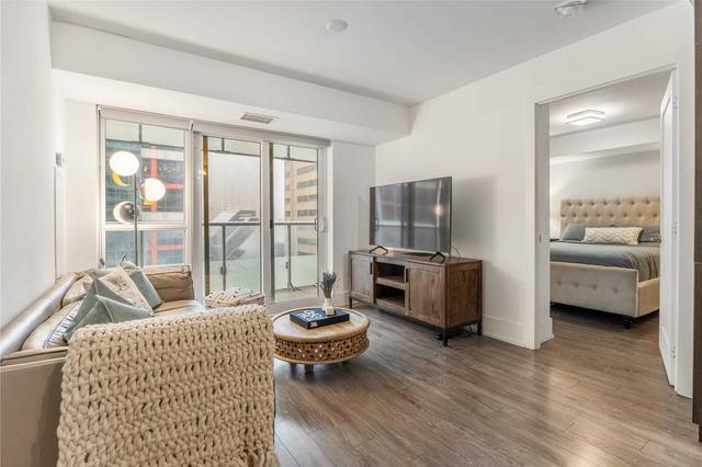 810 - 300 Front St W, Condo with 2 bedrooms, 2 bathrooms and 1 parking in Toronto ON | Image 13