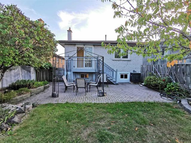 Upper - 2379 Culver Way, House semidetached with 3 bedrooms, 1 bathrooms and 2 parking in Mississauga ON | Image 18