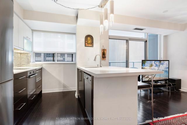 801 - 30 Hayden St, Condo with 1 bedrooms, 1 bathrooms and 1 parking in Toronto ON | Image 8