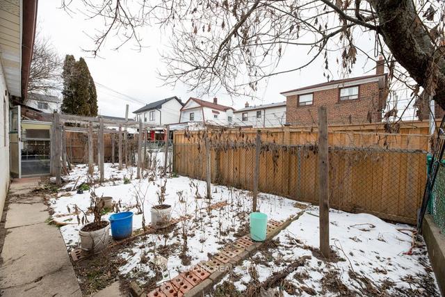 35 Medford Ave, House detached with 3 bedrooms, 3 bathrooms and 5.5 parking in Toronto ON | Image 14