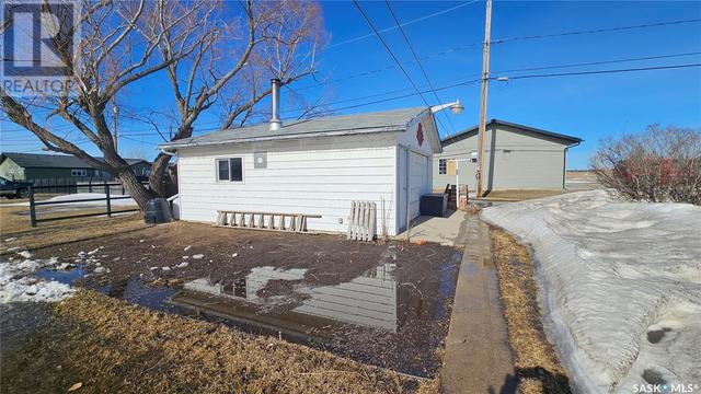 909 1st Street, House detached with 3 bedrooms, 2 bathrooms and null parking in Hanley SK | Image 38