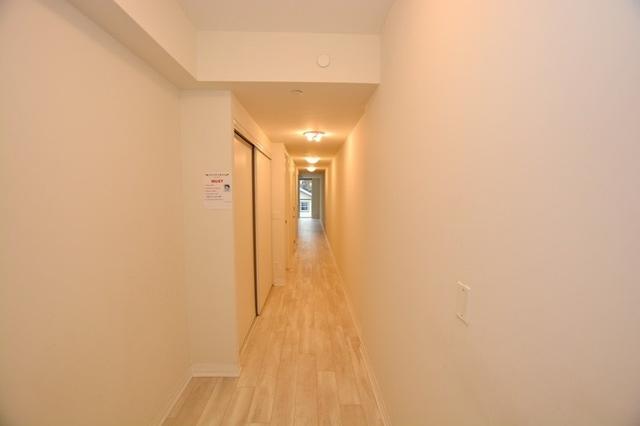 302 - 1630 Queen St E, Condo with 1 bedrooms, 1 bathrooms and 0 parking in Toronto ON | Image 2