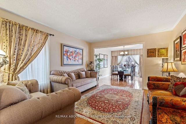 5935 Leeside Cres, House detached with 4 bedrooms, 4 bathrooms and 4 parking in Mississauga ON | Image 36