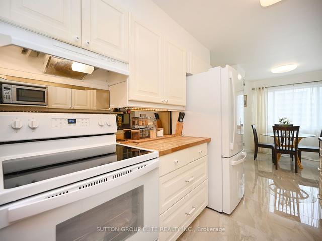 1602 - 50 Elm Dr E, Condo with 3 bedrooms, 2 bathrooms and 2 parking in Mississauga ON | Image 3
