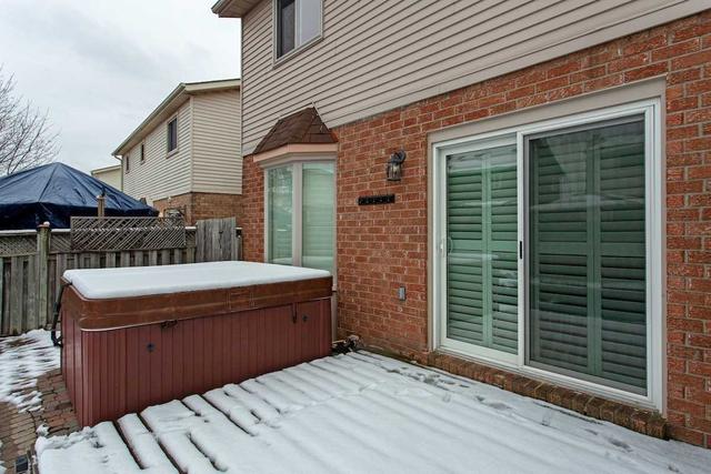 3201 Renton Rd, House detached with 3 bedrooms, 3 bathrooms and 4 parking in Burlington ON | Image 26