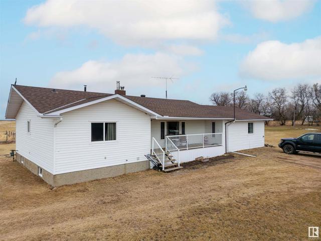 59251 Rge Rd 172, House detached with 4 bedrooms, 2 bathrooms and null parking in Smoky Lake County AB | Image 1