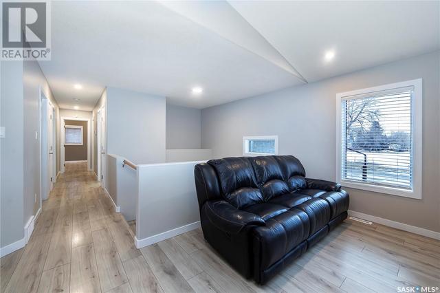 825 N Avenue S, House detached with 5 bedrooms, 4 bathrooms and null parking in Saskatoon SK | Image 6