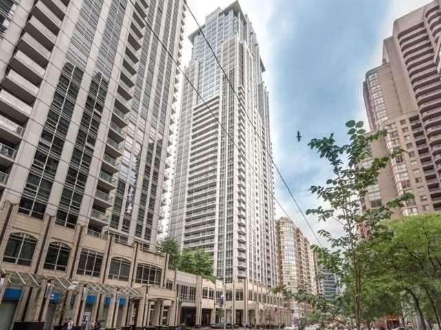610 - 761 Bay St, Condo with 1 bedrooms, 2 bathrooms and 0 parking in Toronto ON | Image 1