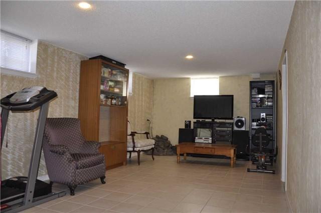 9835 Woodbine Ave, House detached with 3 bedrooms, 2 bathrooms and 6 parking in Markham ON | Image 12