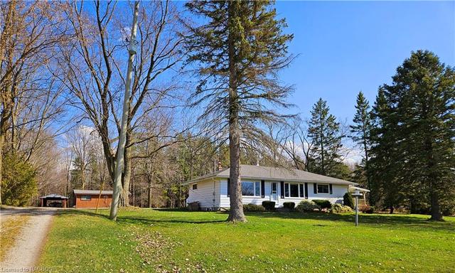 Three bedroom family home minutes outside Owen Sound | Image 12