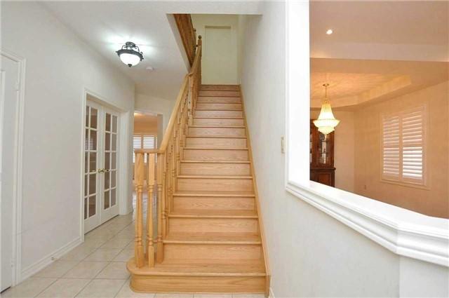 141 Hoover Park Dr, House detached with 5 bedrooms, 4 bathrooms and 6 parking in Whitchurch Stouffville ON | Image 2