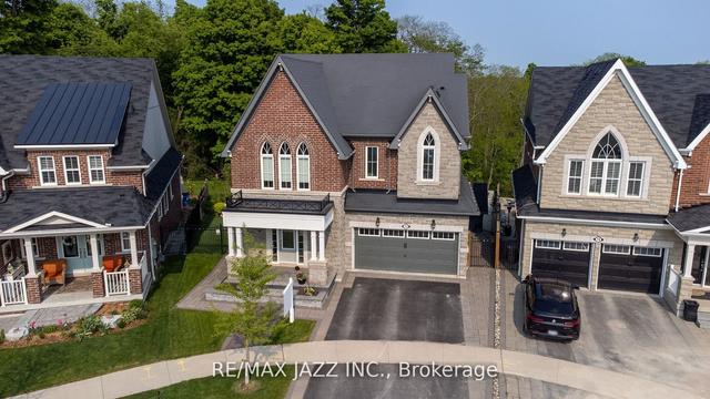 72 Burning Springs Pl, House detached with 4 bedrooms, 5 bathrooms and 4 parking in Whitby ON | Image 1
