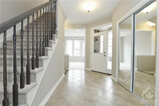 20 Sweetbay Circle, House detached with 3 bedrooms, 3 bathrooms and 2 parking in Ottawa ON | Image 5