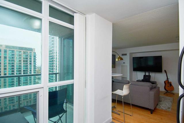 2010 - 235 Sherway Gardens Rd, Condo with 2 bedrooms, 2 bathrooms and 1 parking in Toronto ON | Image 16
