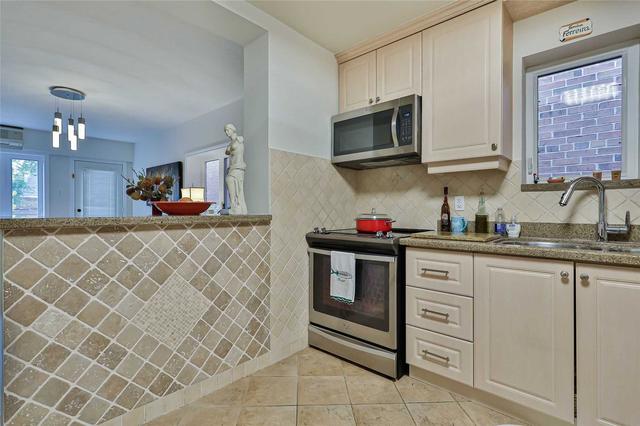 855 College St, Condo with 2 bedrooms, 3 bathrooms and 4 parking in Toronto ON | Image 2