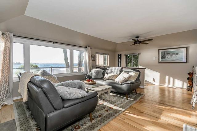 6014 Mariposa Beach Rd, House detached with 3 bedrooms, 2 bathrooms and 4 parking in Ramara ON | Image 3