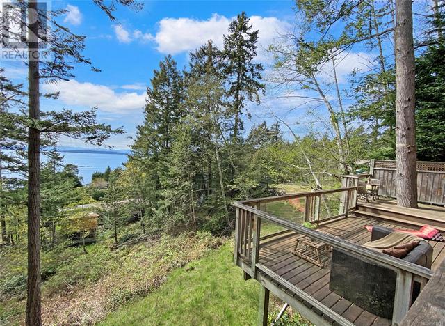 3733 Privateers Rd, House detached with 2 bedrooms, 1 bathrooms and 3 parking in Southern Gulf Islands BC | Image 23