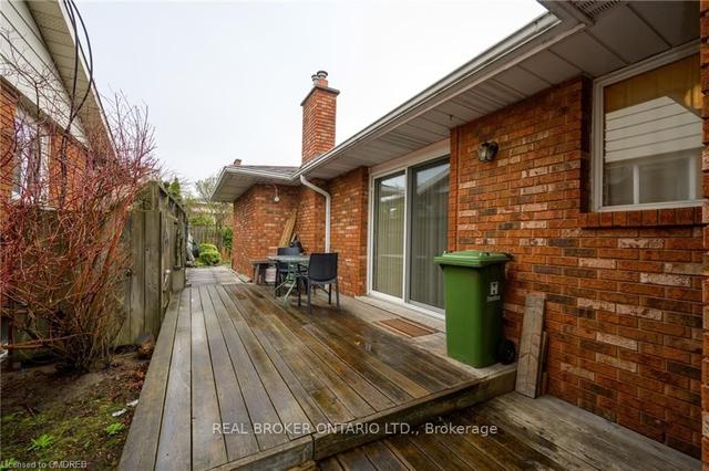 161 Guildwood Dr, House detached with 2 bedrooms, 3 bathrooms and 5 parking in Hamilton ON | Image 22
