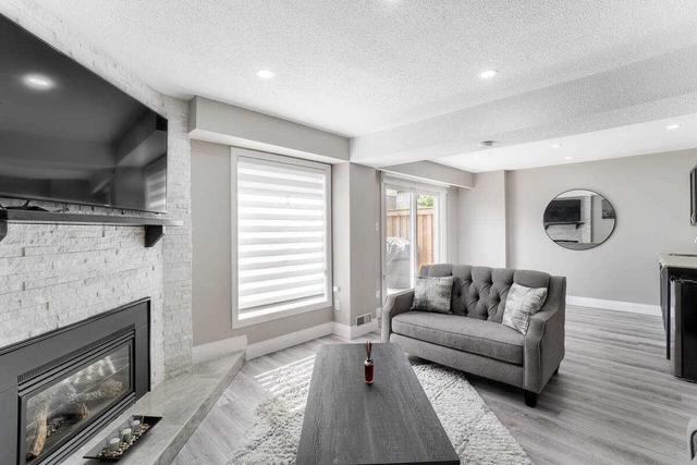 17 Majestic Cres, House detached with 3 bedrooms, 2 bathrooms and 4 parking in Brampton ON | Image 18