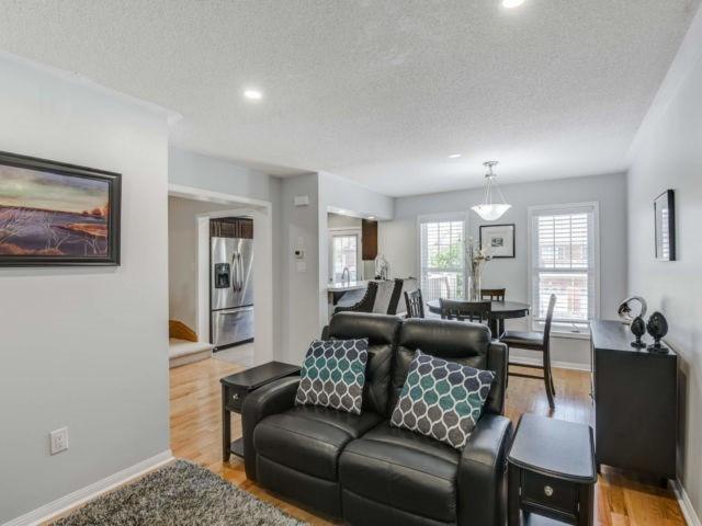 207 Woodley Cres, House attached with 2 bedrooms, 2 bathrooms and 3 parking in Milton ON | Image 6