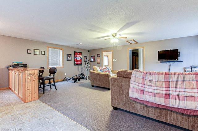 70 Brant Road, House detached with 2 bedrooms, 1 bathrooms and 8 parking in Brant ON | Image 27