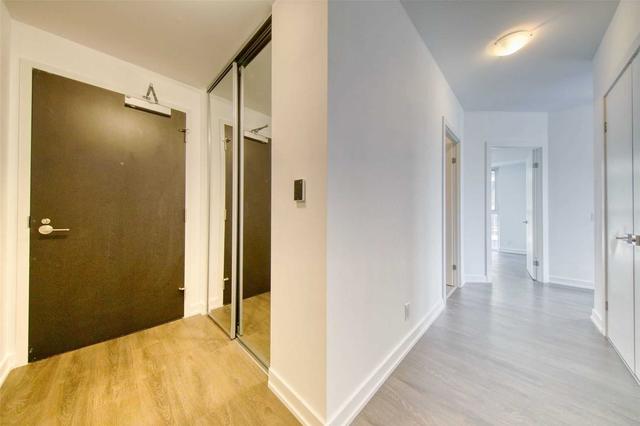 1002 - 609 Avenue Rd, Condo with 2 bedrooms, 2 bathrooms and 1 parking in Toronto ON | Image 21