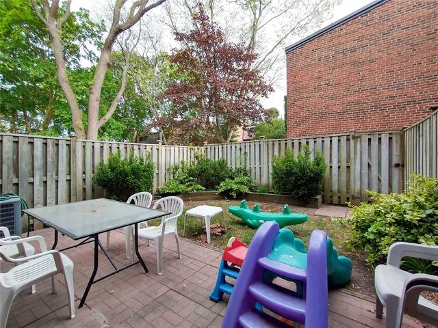 6 - 86 Castlebury Cres, Townhouse with 4 bedrooms, 2 bathrooms and 2 parking in Toronto ON | Image 14