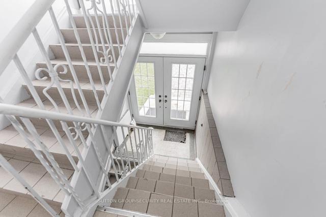 22 Elway Crt, House detached with 8 bedrooms, 6 bathrooms and 6 parking in Toronto ON | Image 40