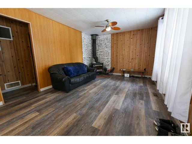 803 8 St, House detached with 3 bedrooms, 1 bathrooms and null parking in Norris Beach AB | Image 22