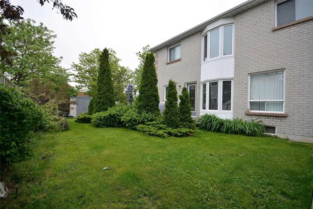 5945 Grossbeak Dr, House detached with 4 bedrooms, 3 bathrooms and 4 parking in Mississauga ON | Image 17