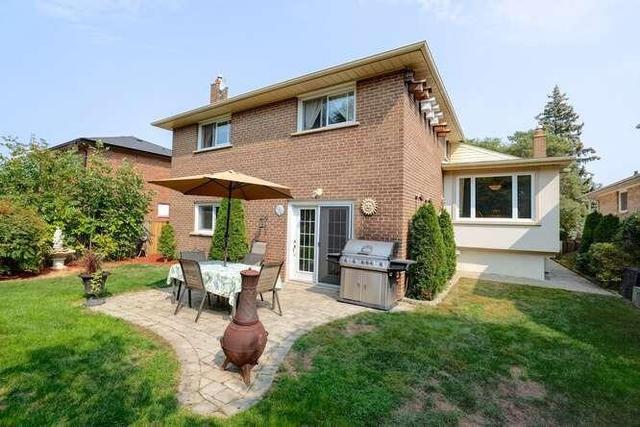 2254 Malden Crt, House detached with 4 bedrooms, 2 bathrooms and 4 parking in Mississauga ON | Image 26