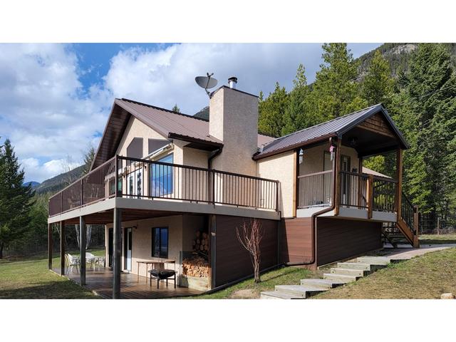 2360/2380 Highway 95, House detached with 4 bedrooms, 3 bathrooms and null parking in East Kootenay G BC | Image 52