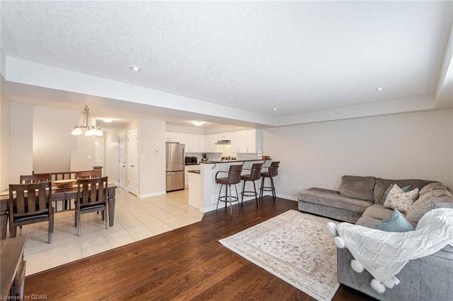 19 - 19 Summerfield Drive, House attached with 3 bedrooms, 3 bathrooms and 2 parking in Guelph ON | Image 9