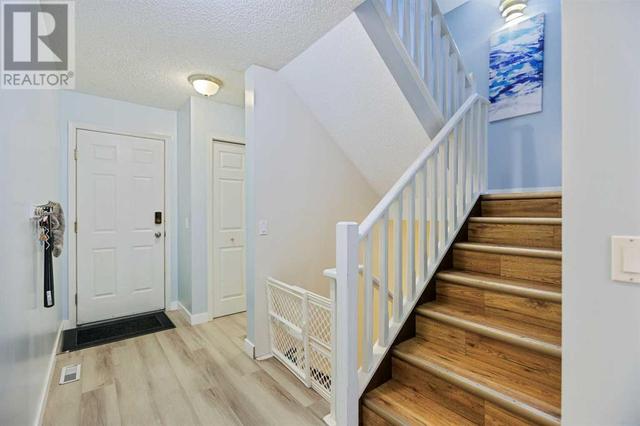 2, - 642 Mcdougall Road Ne, House attached with 3 bedrooms, 2 bathrooms and 1 parking in Calgary AB | Image 12