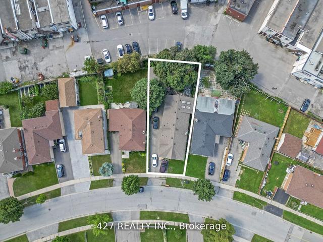 8 Batawa Cres W, House detached with 3 bedrooms, 3 bathrooms and 6 parking in Toronto ON | Image 31
