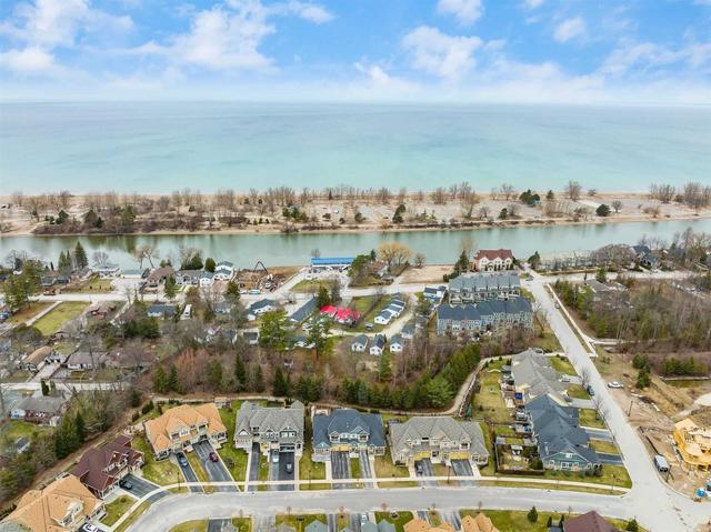 32 Beachway Tr, House attached with 3 bedrooms, 3 bathrooms and 3 parking in Wasaga Beach ON | Image 33