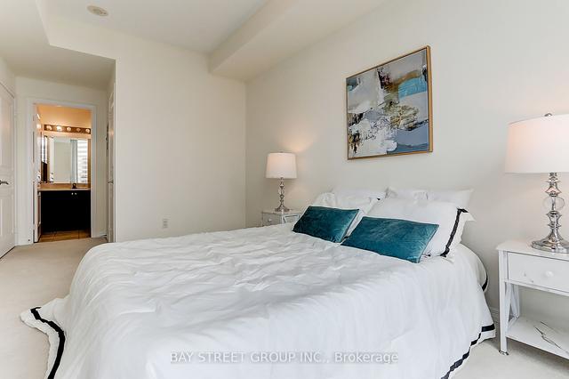 2011 - 509 Beecroft Rd, Condo with 2 bedrooms, 2 bathrooms and 1 parking in Toronto ON | Image 17