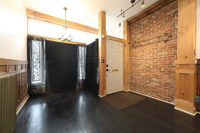 992 Dovercourt Rd, House attached with 2 bedrooms, 2 bathrooms and 0 parking in Toronto ON | Image 12