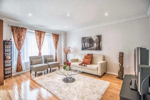 30 Amboise Cres, House detached with 3 bedrooms, 4 bathrooms and 4 parking in Brampton ON | Image 6